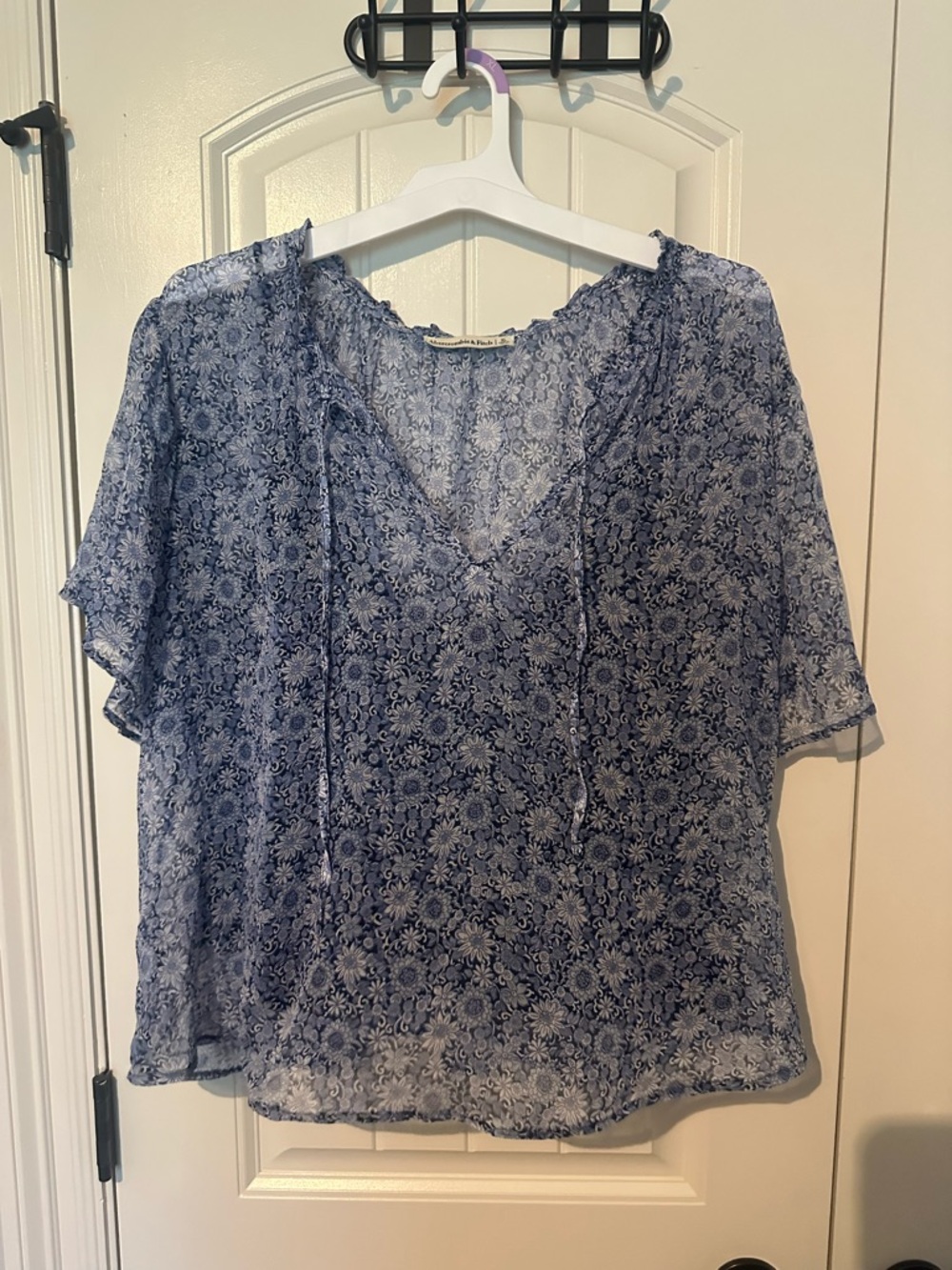 Abercrombie & Fitch Blue Floral Sheer V-Neck blouse
